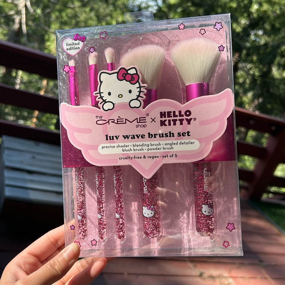 Hello Kitty Makeup Brush Set